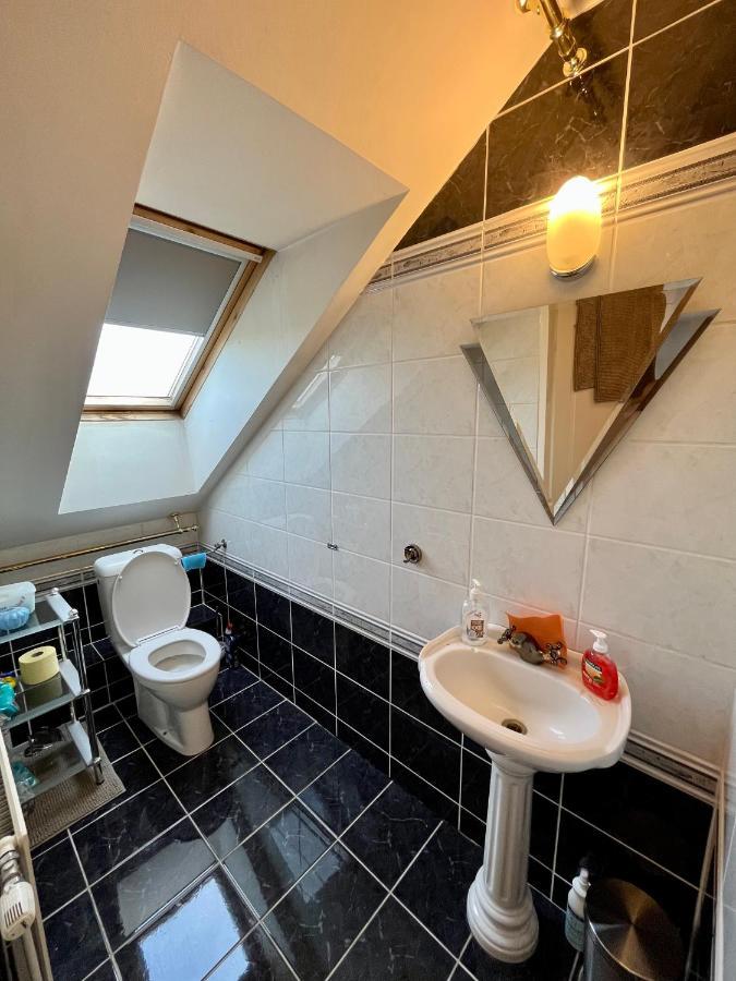 Atemberaubendes Loft Mit Pool Apartment Wina Bagian luar foto