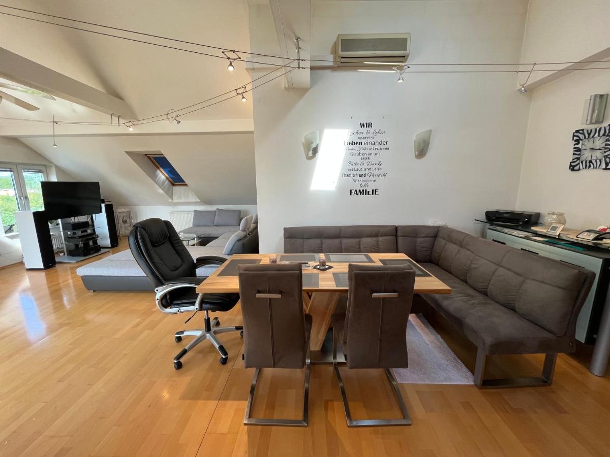Atemberaubendes Loft Mit Pool Apartment Wina Bagian luar foto